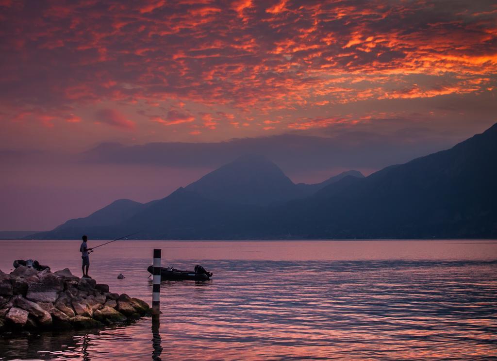Hotel Club da Baia Brenzone sul Garda Bagian luar foto
